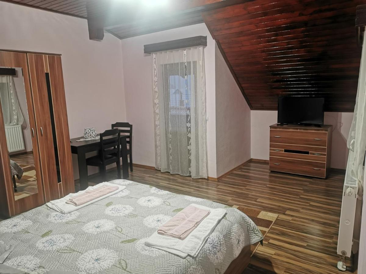 Gazde/Camere de închiriat Casa Suzy & Roxy